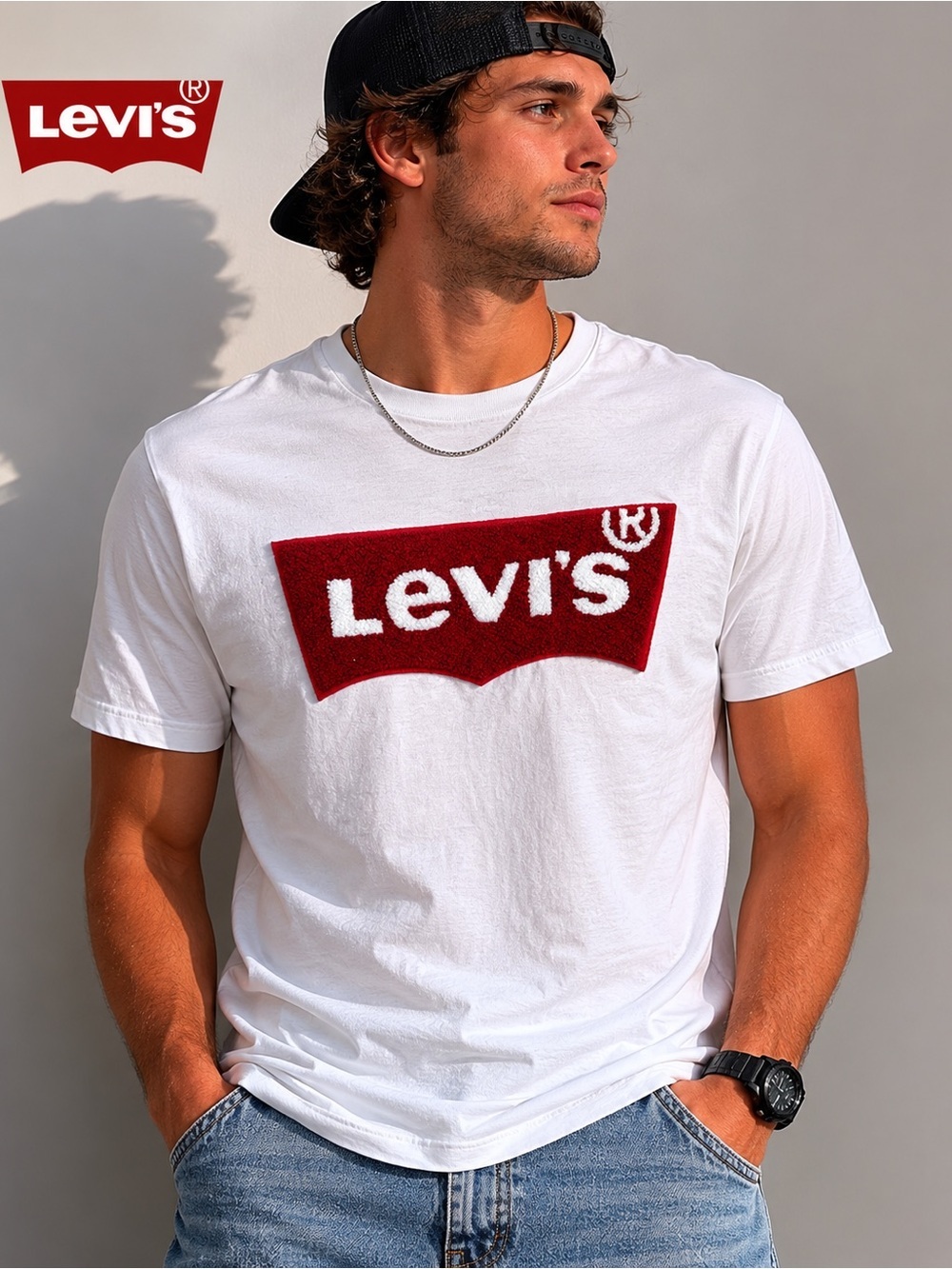 Levi’s White Fuzzy Batwing Logo Graphic Tee Shirt Size Large